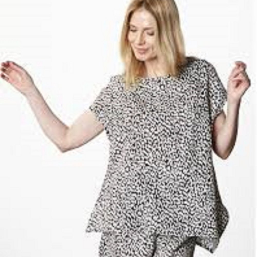 Bryn Walker Medium Ivy Linen Top Asymmetric Hem